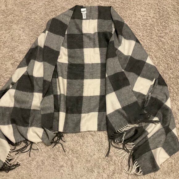 J.Crew plaid cape scarf. Color: Black, Grey, White. 80"H x 27.5"W. Wool/acrylic - Picture 3 of 8